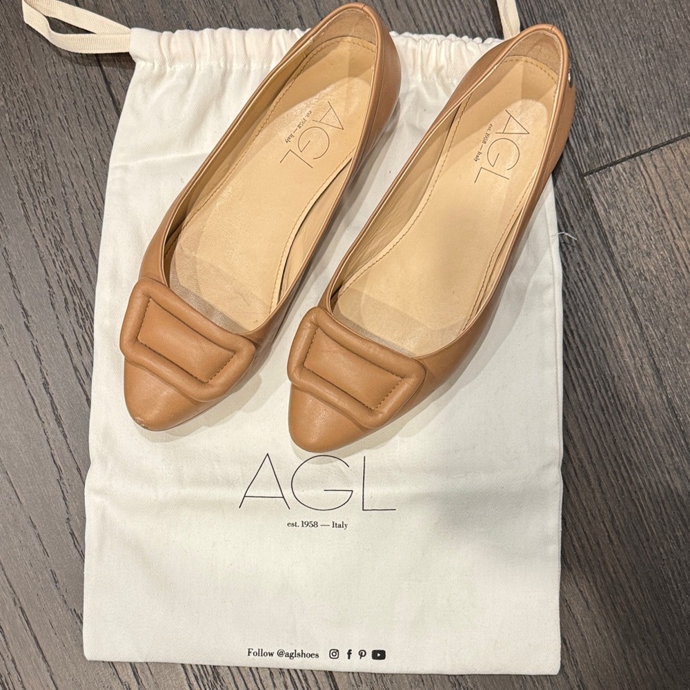 AGL Women's Brown Leather Flats